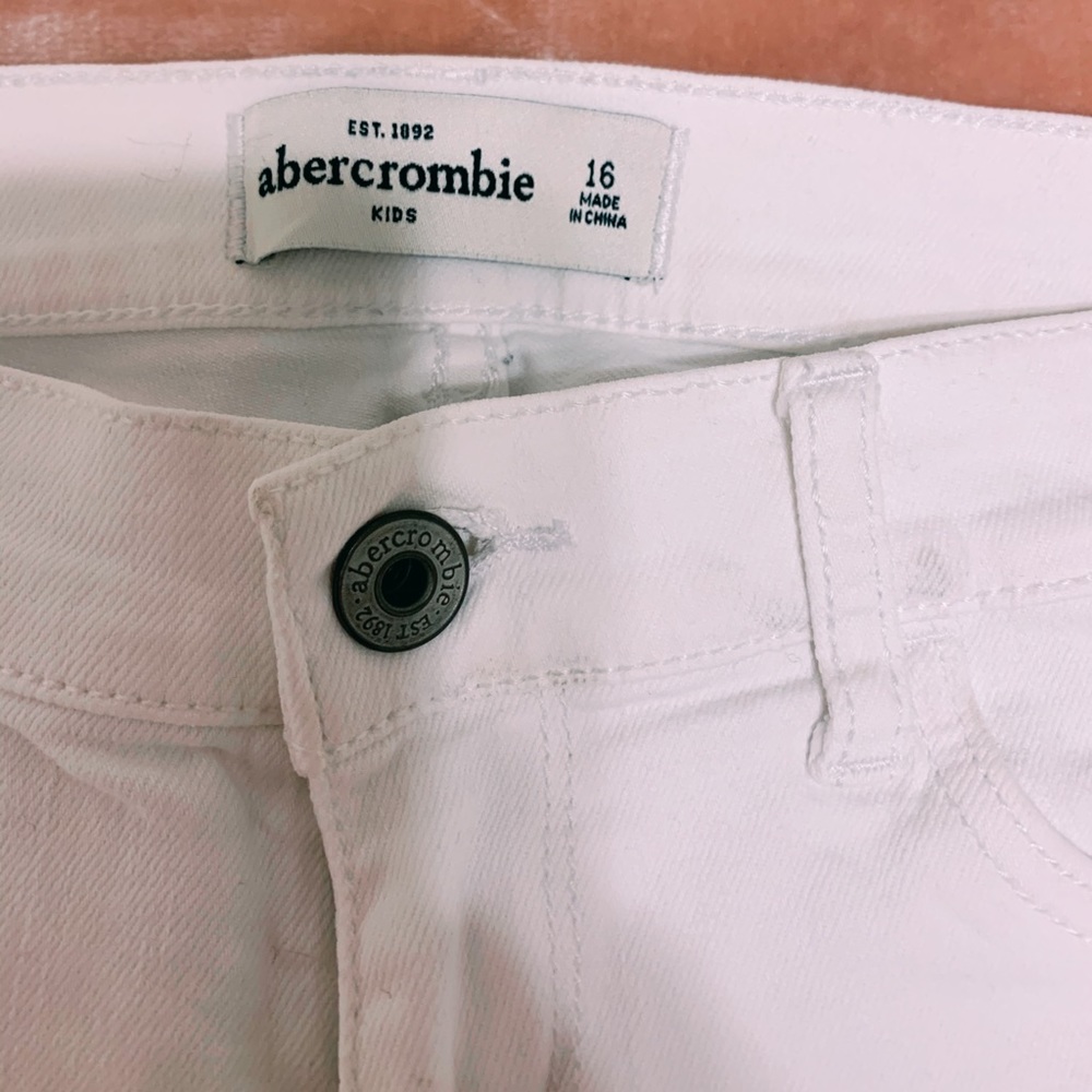 White jeans! - Picture 5 of 7